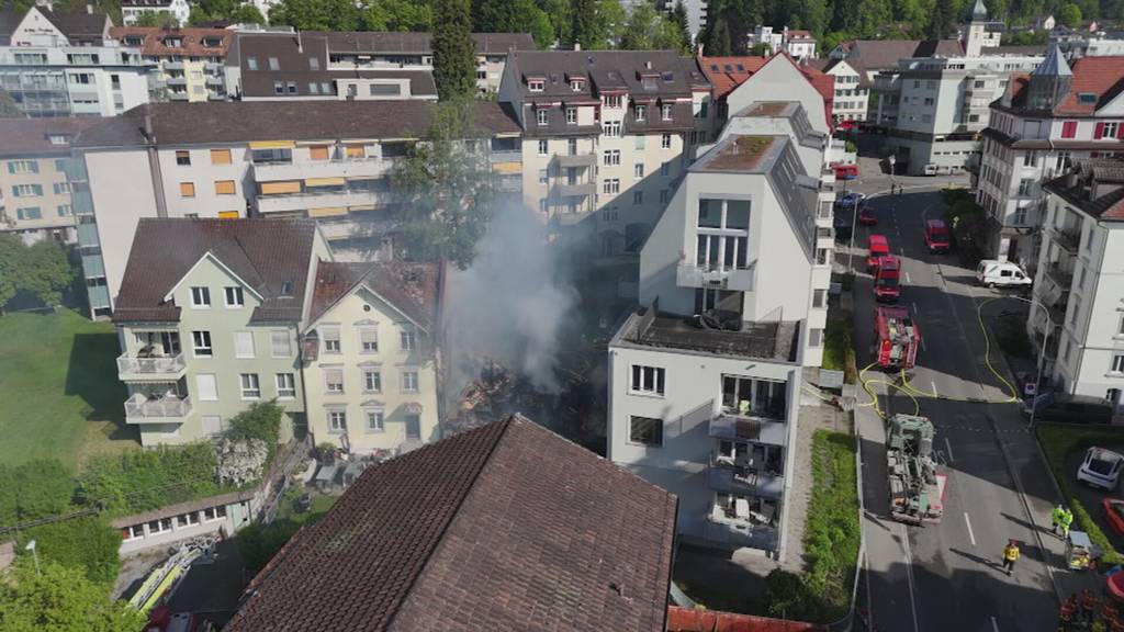 Flammen in St.Gallen: Schwerverletzte bei Grossbrand in Mehrfamilienhaus