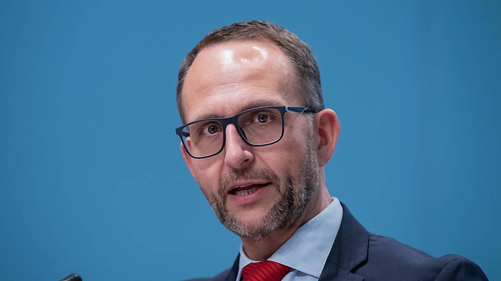 Nach einem Unfall mit dem Vorwurf des Amtsmissbrauchs und der Begünstigung konfrontiert: der Tessiner Staatsrat und Lega-Politiker Norman Gobbi. (Archivbild)