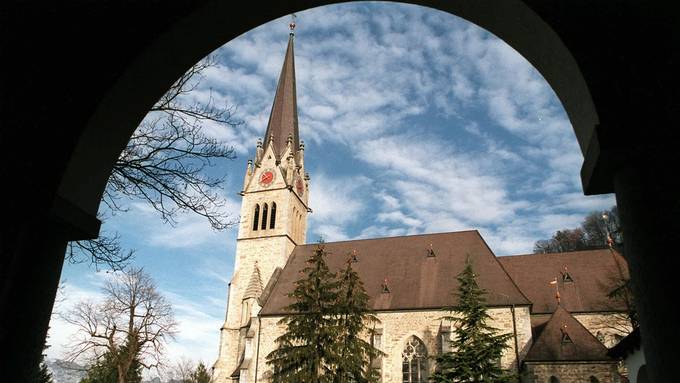 Obergericht nimmt Verfahren wieder auf: Ex-Pfarrer von Ruggell soll Kind sexuell missbraucht haben 