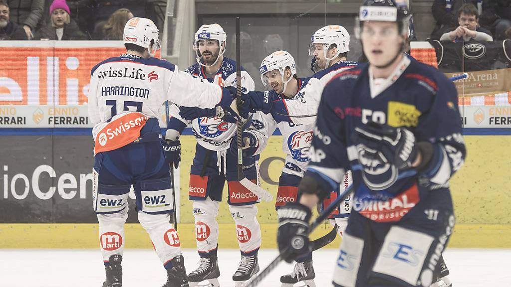 Denis Malgin feiert das 2:0 der ZSC Lions