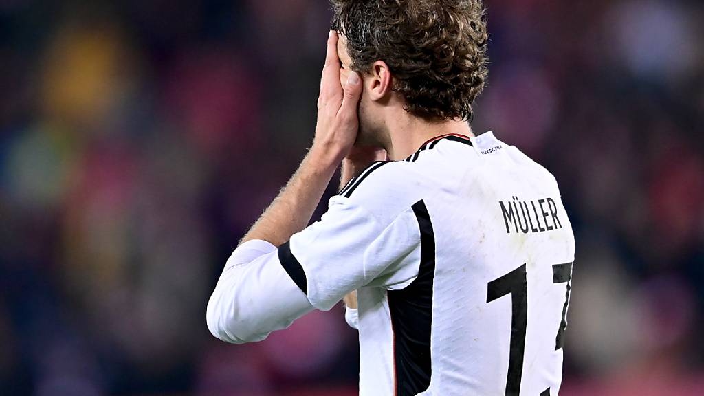 Wieder verloren, wieder nicht ohne Gegentor: Thomas Müller mag nicht hinsehen