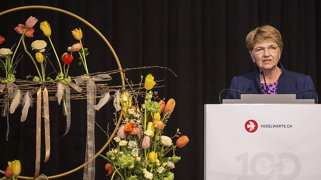 Bundespräsidentin Viola Amherd lobte bei ihrer Ansprache anlässlich der 100 Jahre Feierlichkeiten das Engagement der Vogelwarte Sempach.