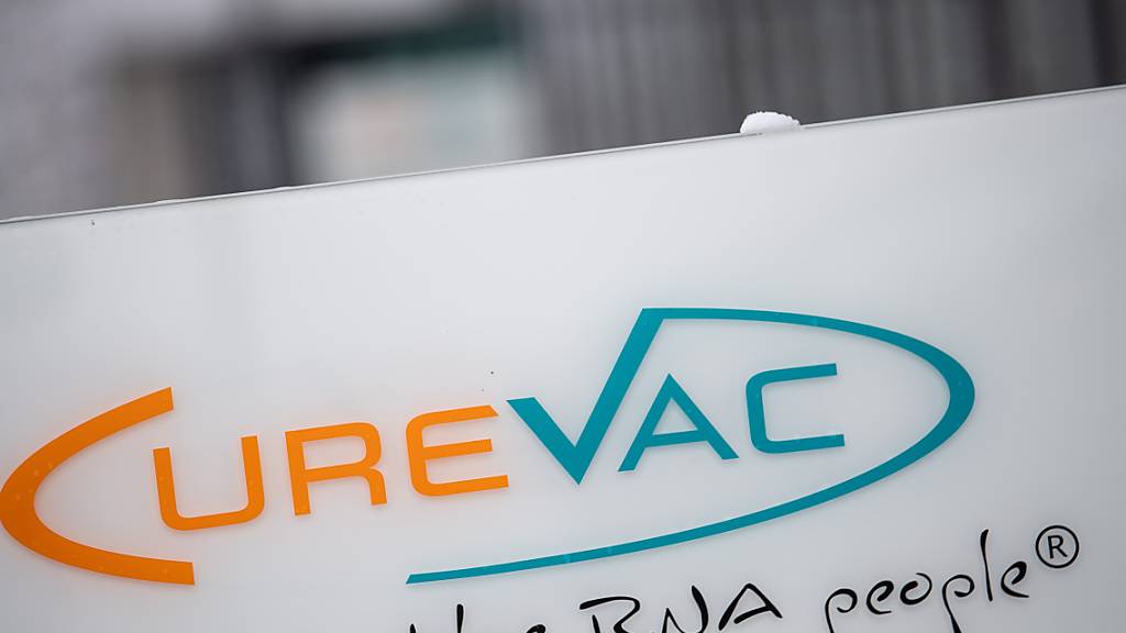 ARCHIV - Das Biotech-Unternehmen Curevac aus Tübingen erwartet eine Zulassung für ihren Impfstoff durch die EMA. Foto: Sebastian Gollnow/dpa