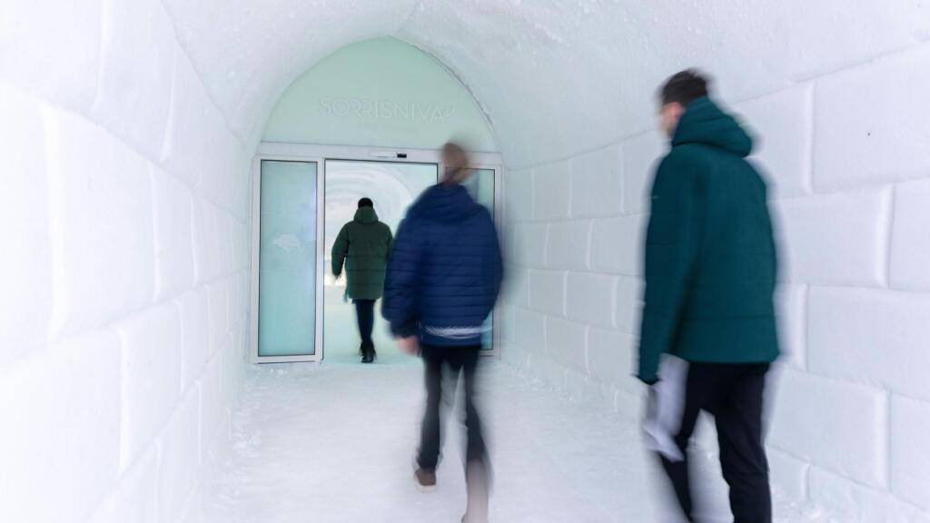 Der Schweizer Konzern Dormakaba testet in einem Eishotel in Norwegen eine Schiebetüre mit neuer Technologie. (Bild: Dormakaba)