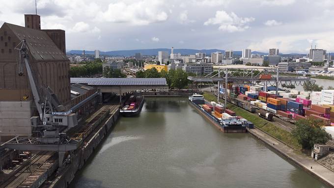 Basel-Stadt segnet 115-Millionen-Kredit für neues Hafenbecken ab