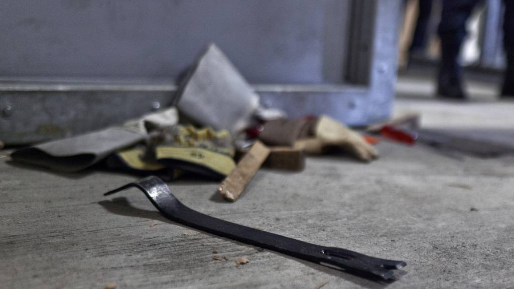 Polizei verhaftet vier Jugendliche nach Einbruch in Schlieren