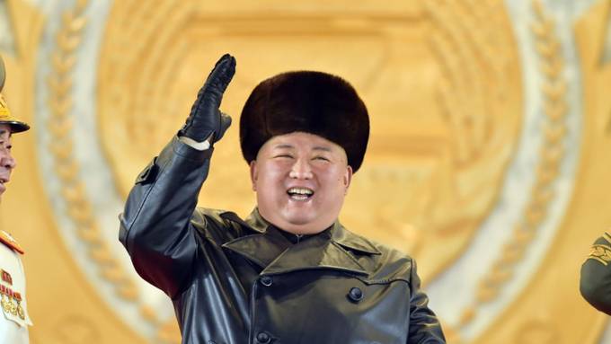 Nordkorea demonstriert bei Militärparade seine Stärke