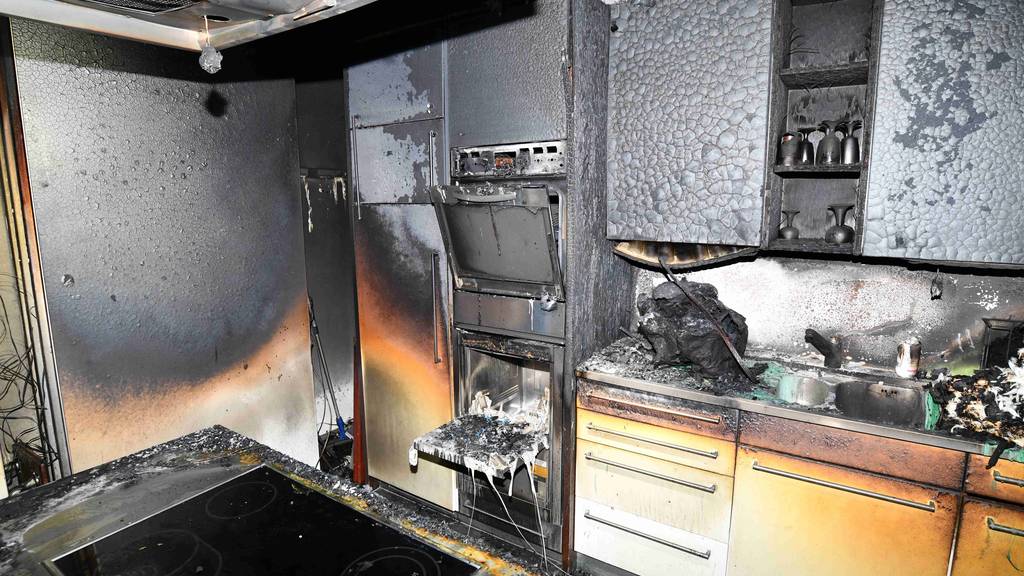 Küche in Altersheim gerät mitten in der Nacht in Brand