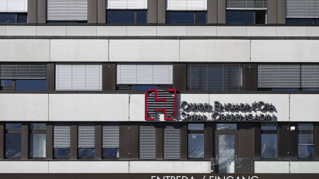 Das Spital in Samedan GR steht vor einer ungewissen Zukunft. (Archivbild)