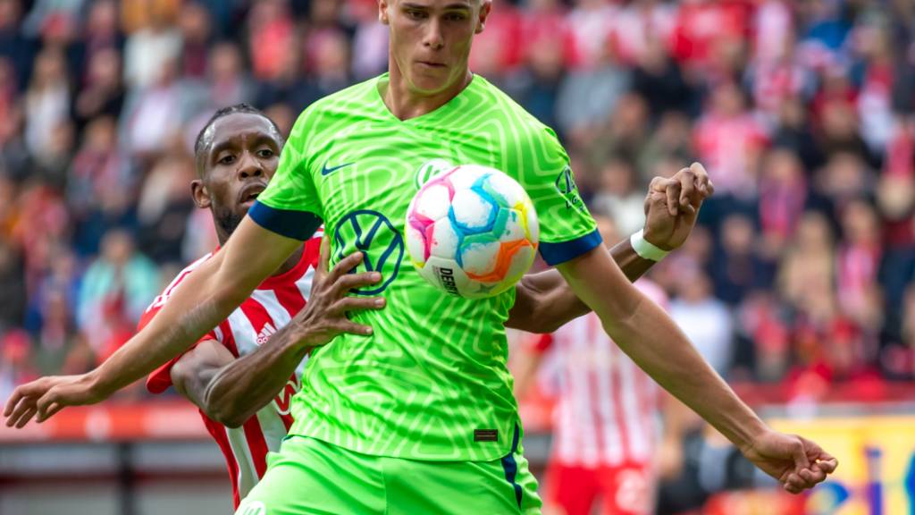 Mit Micky van de Ven verlässt ein Innenverteidiger den VfL Wolfsburg, der letzte Saison einen Stammplatz hatte. Gute Nachrichten für den Schweizer Internationalen Cédric Zesiger