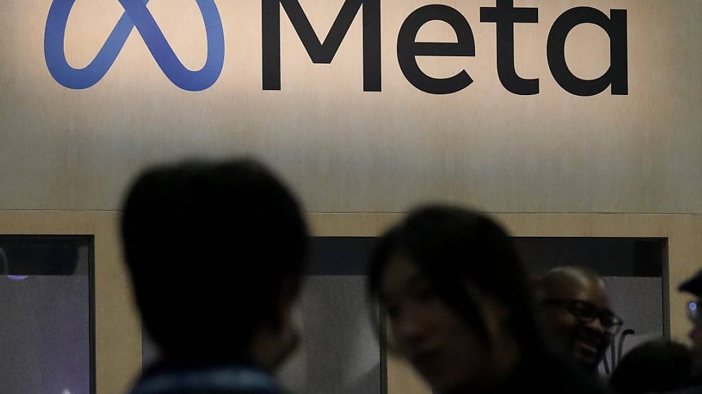 Das Werbegeschäft beim Facebook-Konzern Meta kommt wieder deutlich in Schwung. Der Umsatz wuchs im vergangenen Quartal um elf Prozent auf knapp 32 Milliarden Dollar. (Archivbild)