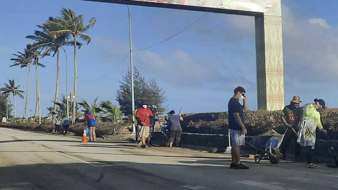 Landebahn auf Tonga von Asche befreit – erster Hilfsflug unterwegs