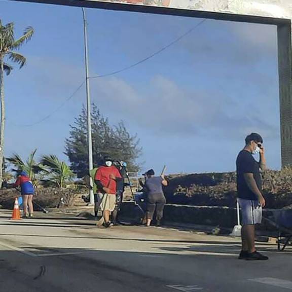 Landebahn auf Tonga von Asche befreit – erster Hilfsflug unterwegs