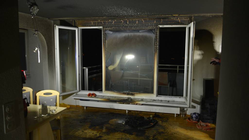 Weihnachtsbaum brennt in Landquart GR