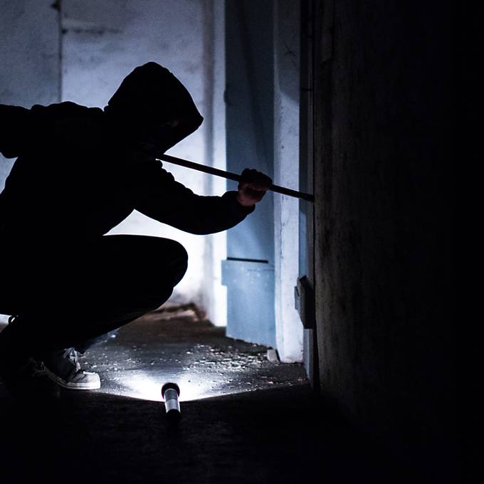 Polizei erwischt Einbrecher in Oerliker Keller auf frischer Tat