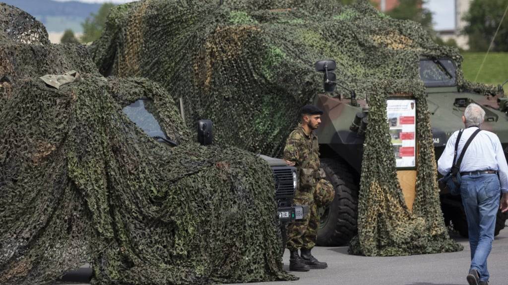 Beispielsweise sind Fahrzeuge mit Tarnsystemen schwerer erkennbar. (Archivbild)