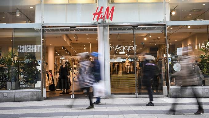 H&M erzielt wieder Gewinn - Corona-Belastungen schwinden zunehmend 