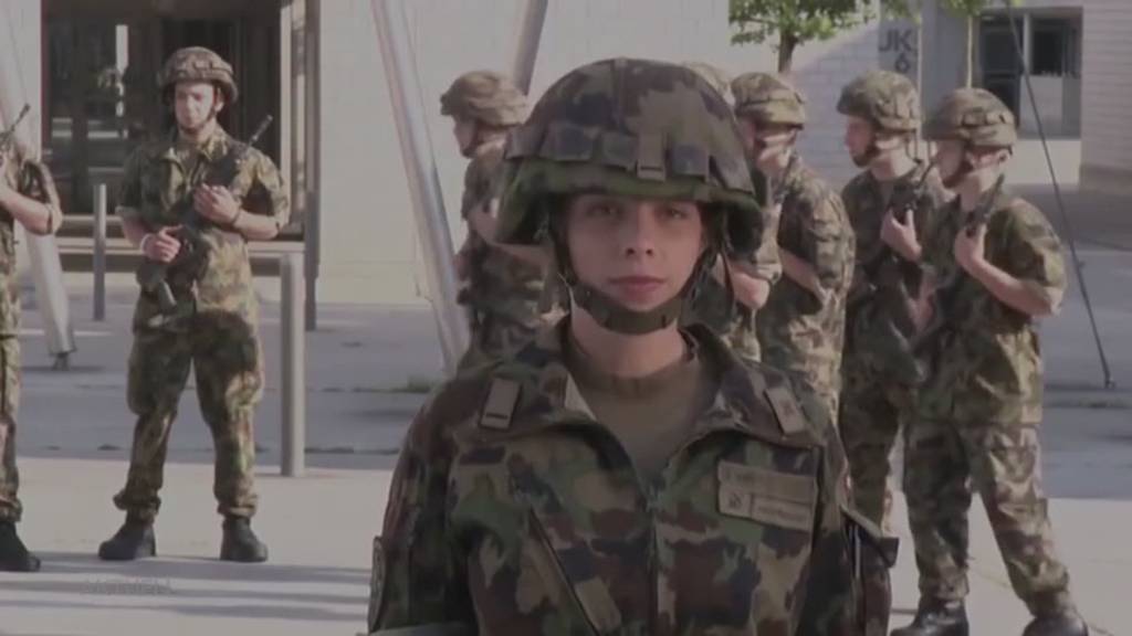 Verteidigungsministerin Viola Amherd wirbt in Lenzburg für mehr Frauen in der Armee