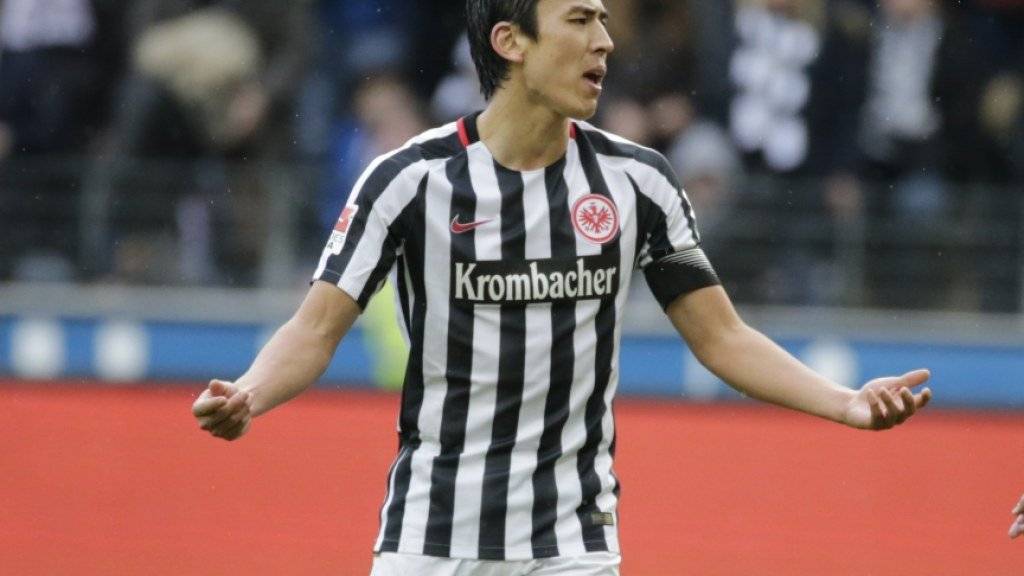 Für Makoto Hasebe ist die Bundesliga-Saison 2016/17 nach einer Knieoperation vorbei