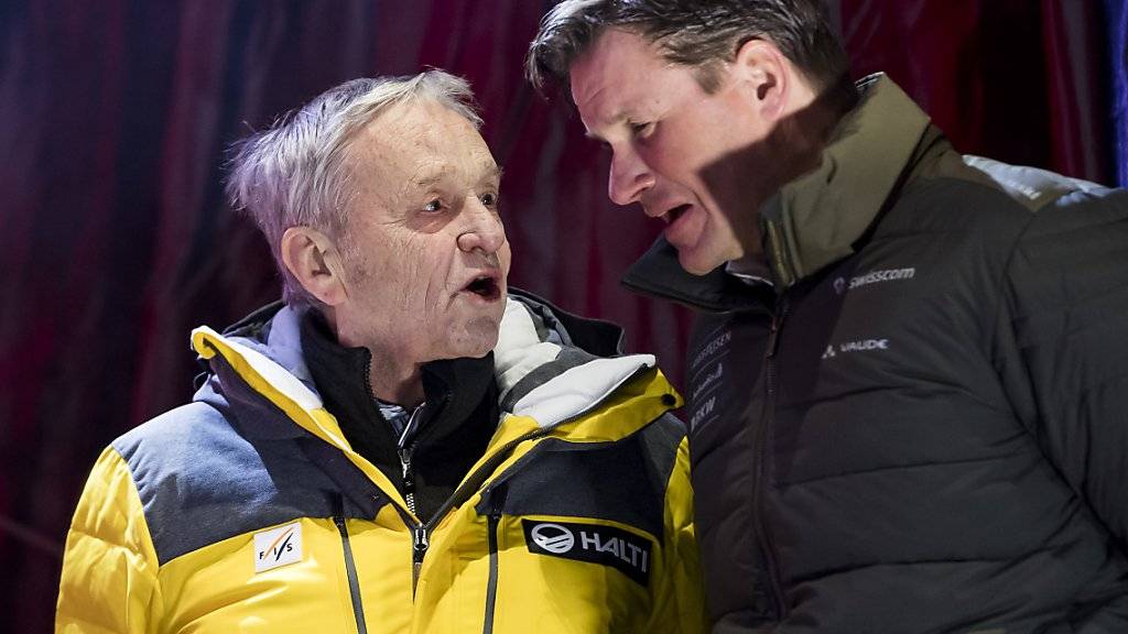 FIS-Präsident Gian Franco Kasper (links) in Are im Gespräch mit Swiss-Ski-Präsident Urs Lehmann