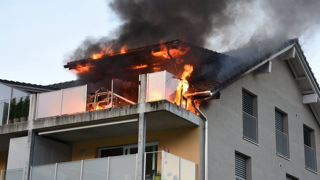 In Sargans brannte am Dienstag ein Mehrfamilienhaus.