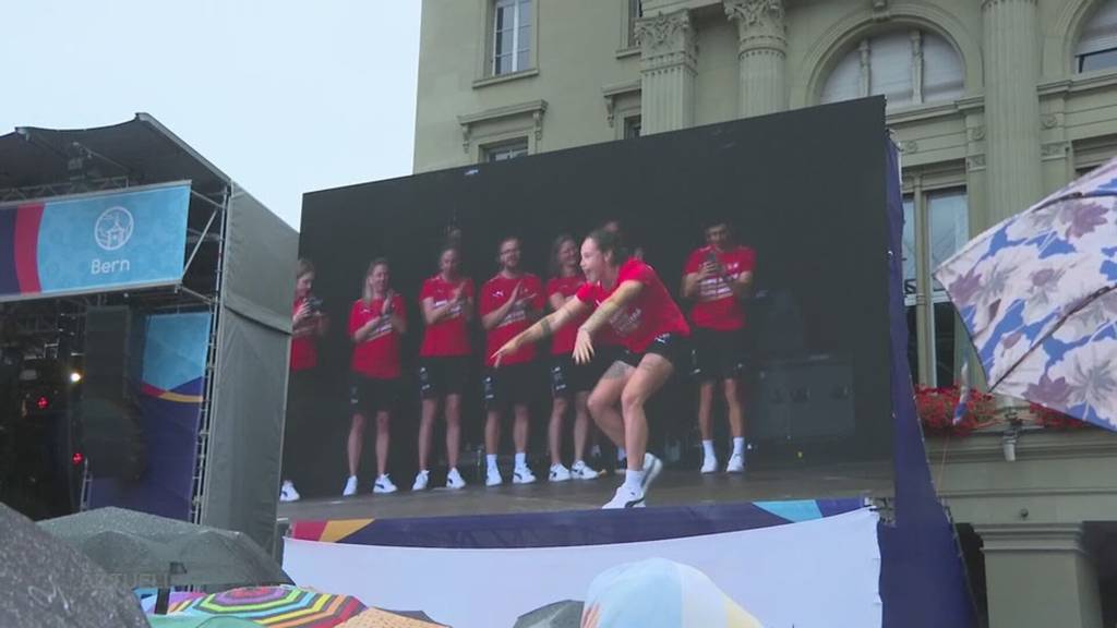 Frauen-Nati verliert das Spiel, aber gewinnt die Herzen der Fans
