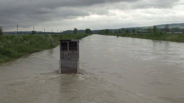 Hochwasser: Feuerwehr im Dauereinsatz