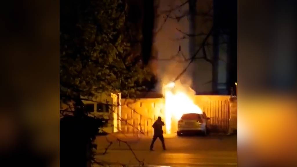 Auto rast in Zaun der russischen Botschaft – Fahrer tot