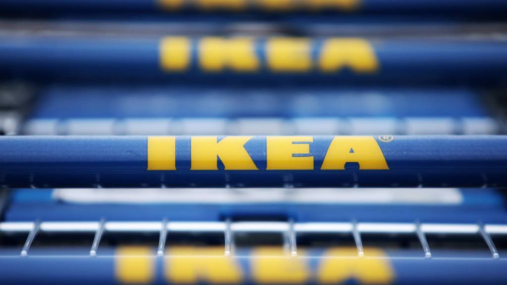 Die Möbelhauskette Ikea Schweiz hat im vergangenen Geschäftsjahr 2024/25 einen Besucherrekord erzielt. Der Umsatz ist allerdings etwas zurückgegangen. (Archivbild)