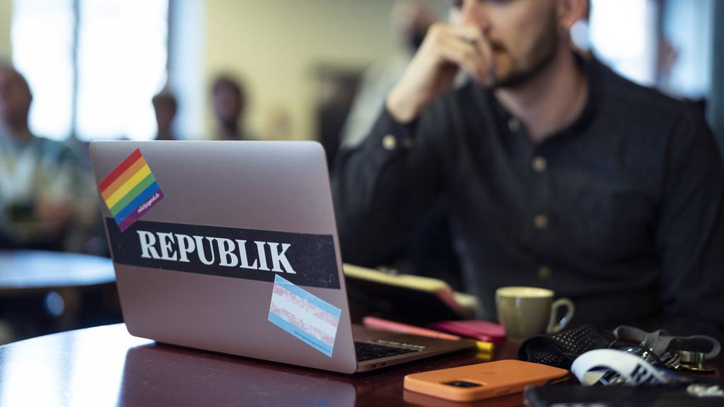 Zürcher Richter spricht Journalisten des Onlinemagazins «Republik» frei