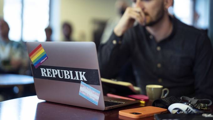 Zürcher Richter spricht Journalisten des Onlinemagazins «Republik» frei