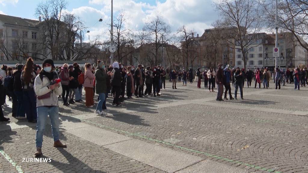 Frauen-Demo in Zürich friedlich aufgelöst
