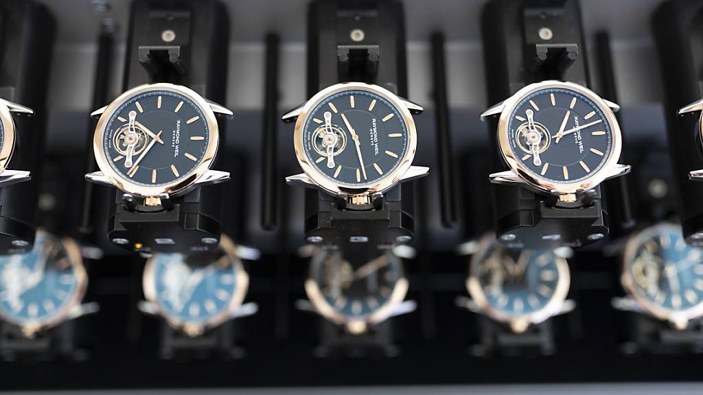 Gefragt waren im Ausland vor allem teurere Uhren - im Bild Uhren der Luxusmarke Raymond Weil. (Symbolbild)