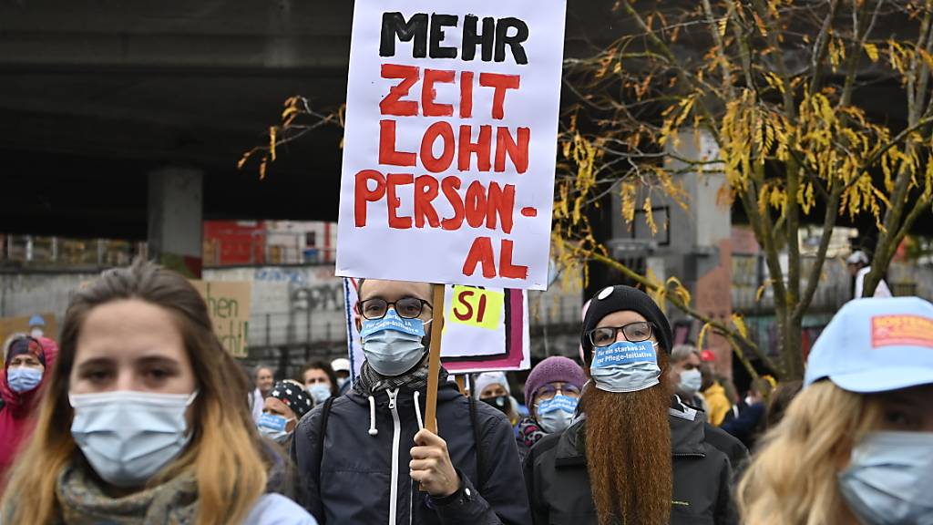 Demonstration am 30. Oktober in Bern unter dem Motto: «Gemeinsam mit dem Gesundheitspersonal und Ja zur Pflegeinitiative».