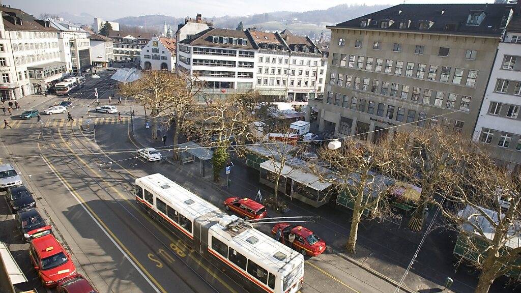 Die Neugestaltung des St. Galler Marktplatzes zieht sich noch länger hin: Der Baubeginn könnte nun im Sommer 2025 sein. (Archivbild)