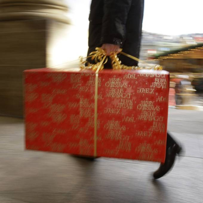 Schweizer geben 2023 weniger aus für Weihnachtsgeschenke