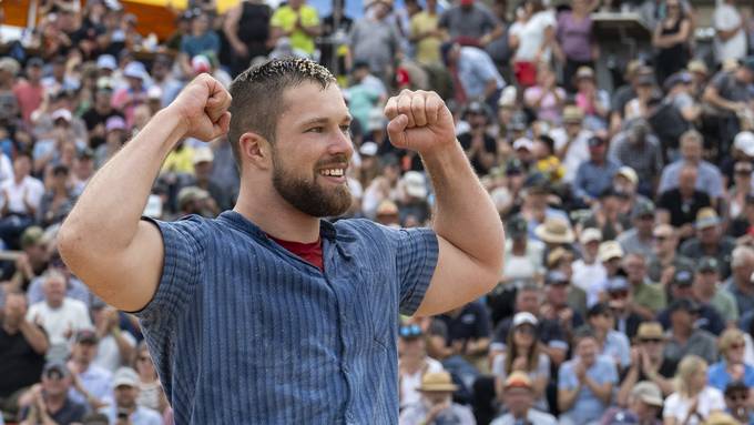 Fabian Staudenmann gewinnt das Oberaargauische Schwingfest