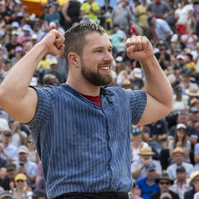 Fabian Staudenmann gewinnt das Oberaargauische Schwingfest