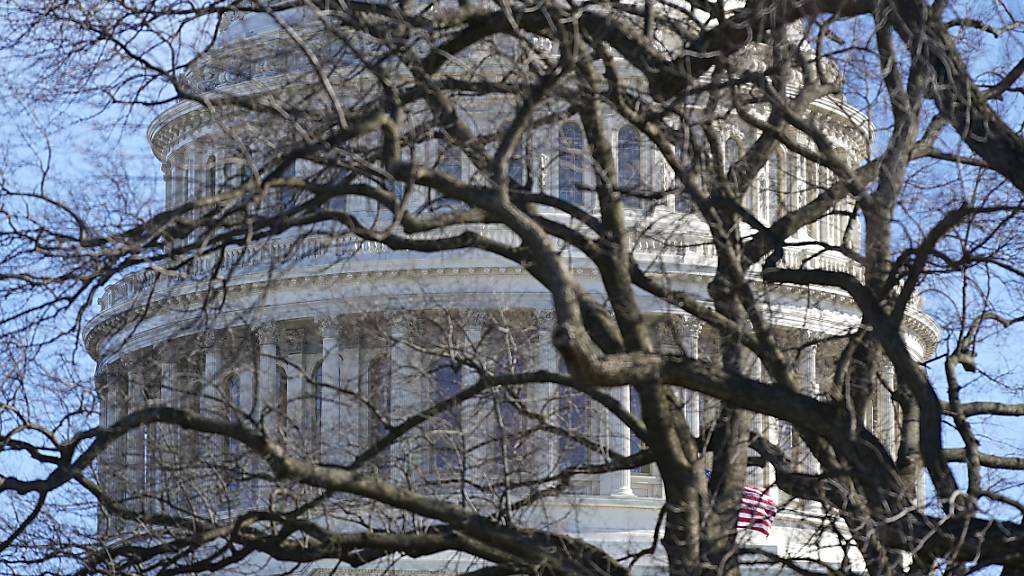 Nach der Erstürmung des Kapitols verschärfen die US-Behörden die Sicherheitsvorkehrungen für die anstehende Amtseinführung des künftigen Präsidenten Joe Biden. Foto: Patrick Semansky/AP/dpa
