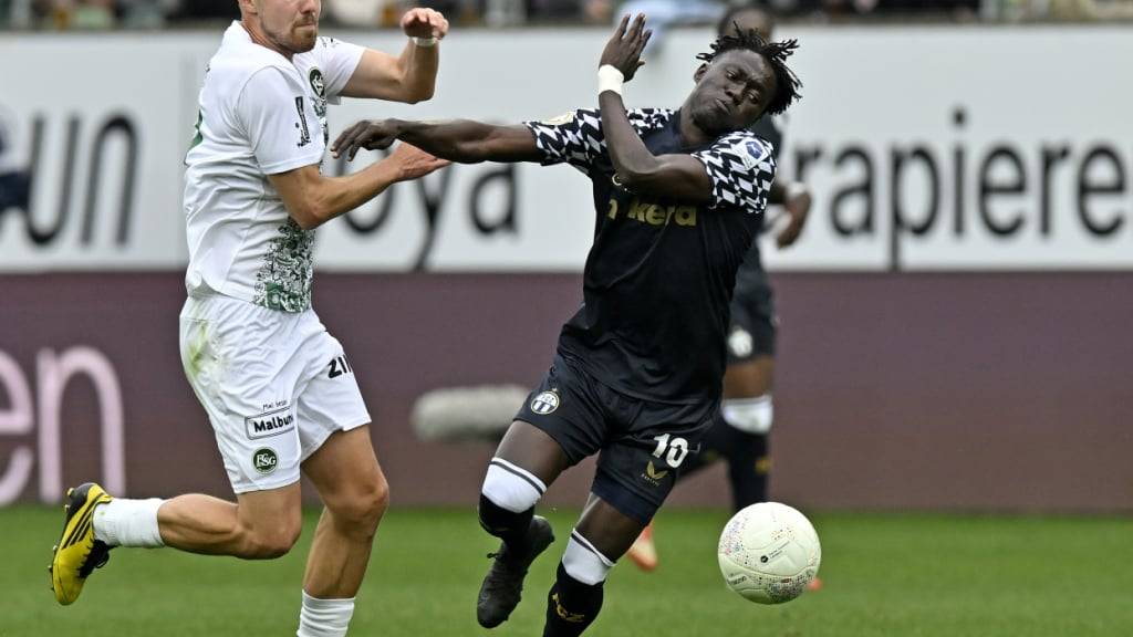 Mohamed Bangoura (rechts) muss für zwei Spiele pausieren