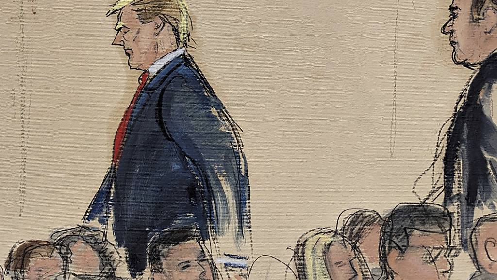 Diese Gerichtssaal-Skizze zeigt, wie der ehemalige Präsidenten Donald Trump (l) gefolgt von seinem Rechtsbeistand Boris Epshteyn den Gerichtssaal verlässt. Foto: Elizabeth Williams/AP/dpa