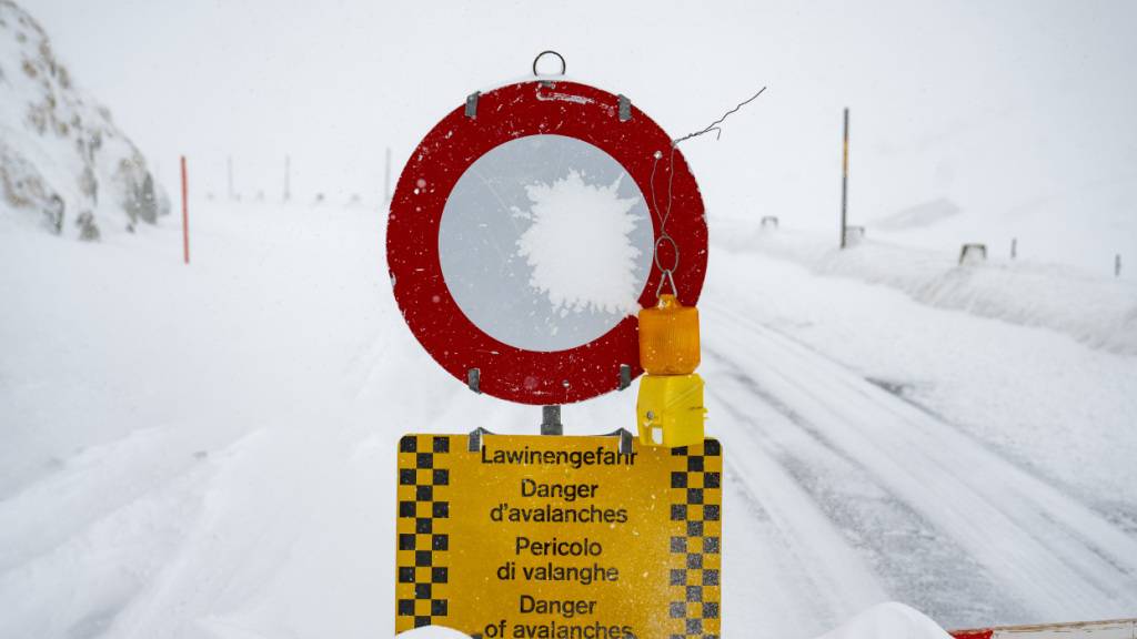 Im Alpstein herrscht Lawinengefahr. Die Innerrhoder Behörden warnen vor Wanderungen an den Ostertagen. (Archivbild)