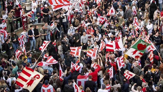 Freudenfest nach Moutier-Abstimmung ohne rechtliche Konsequenzen