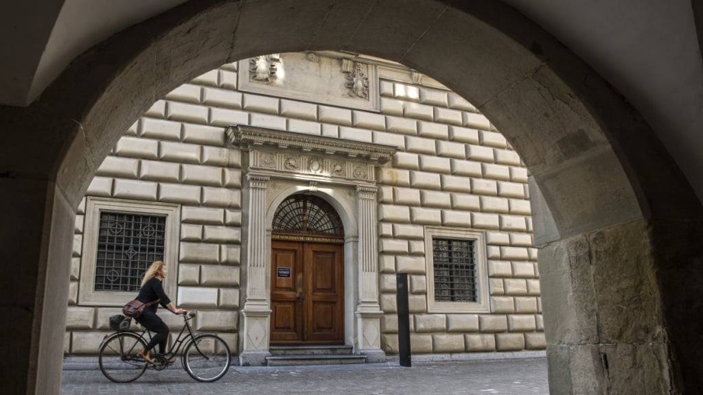 Der Eingang zum Luzerner Regierungsgebäude. (Symbolbild)