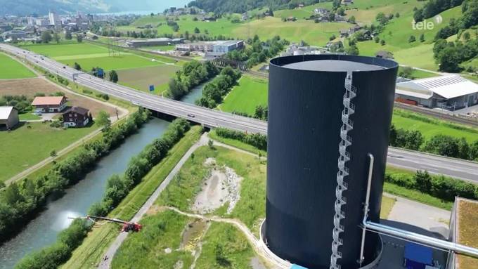 Risse im Wasserturm der Agro Energie Schwyz: Grosser Aufwand für Reparatur  