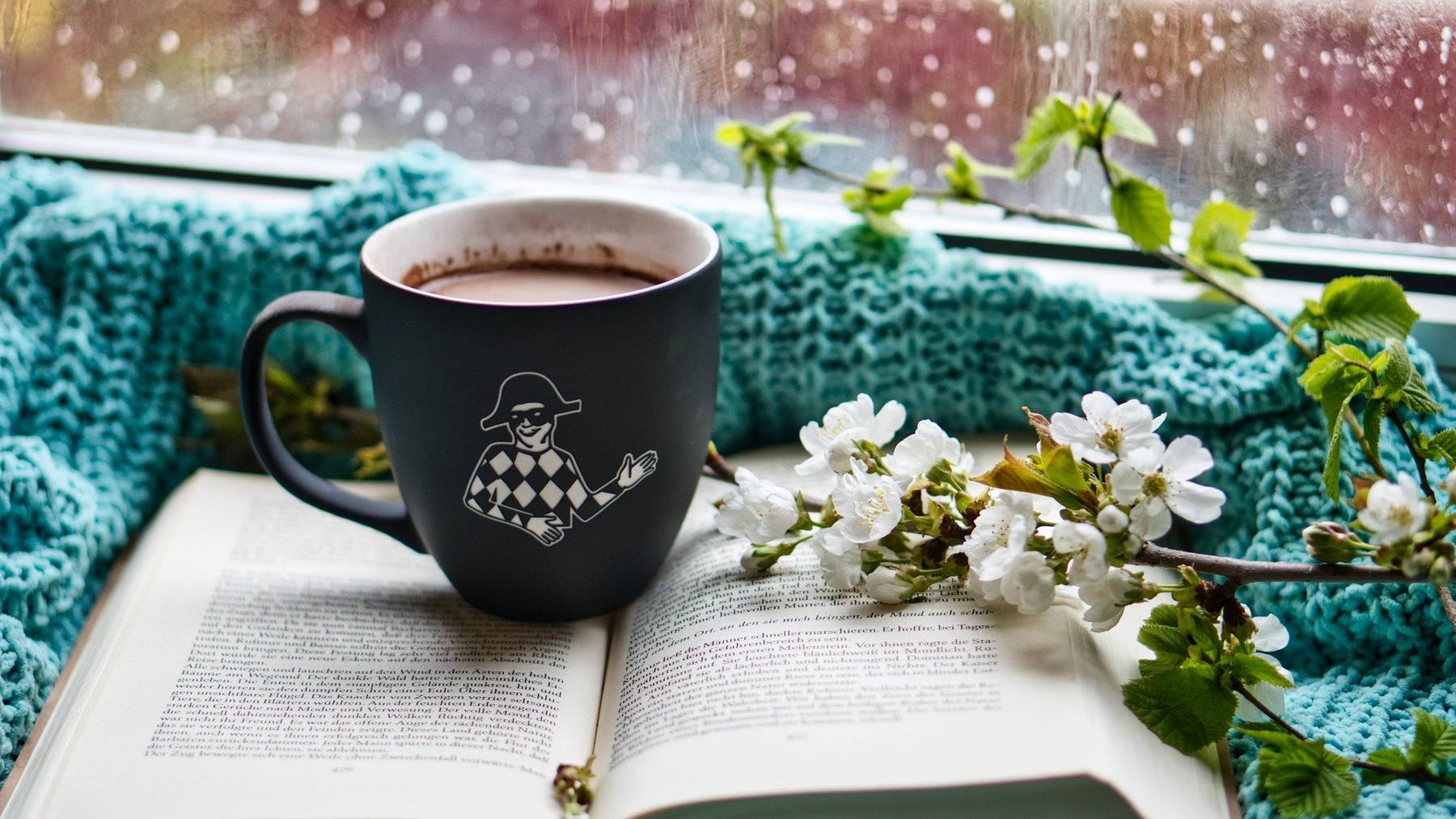 at-home-4980360_1920