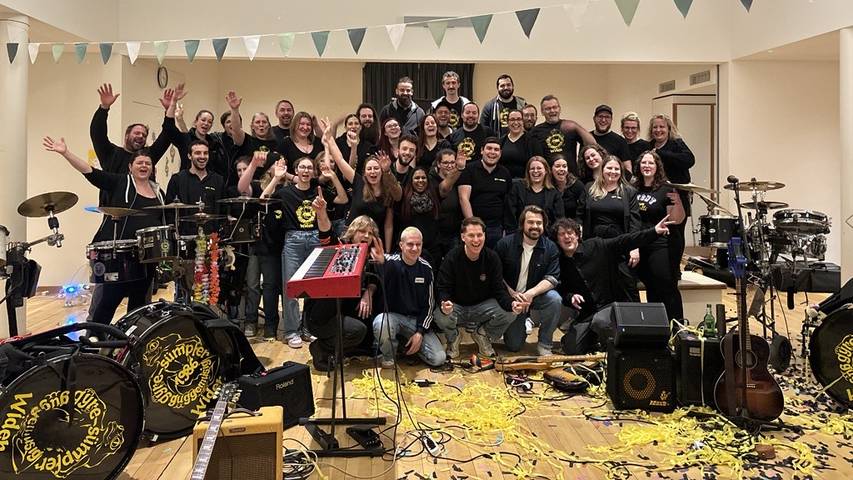 Hecht spielt exklusiv mit Widener Guggenmusik