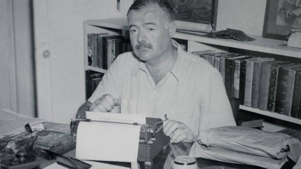 «Schreibe betrunken, überarbeite nüchtern», riet Ernest Hemingway. Viele Autoren hielten es ähnlich, wie Bestände des Deutschen Literaturarchivs in Marbach belegen (Archiv).