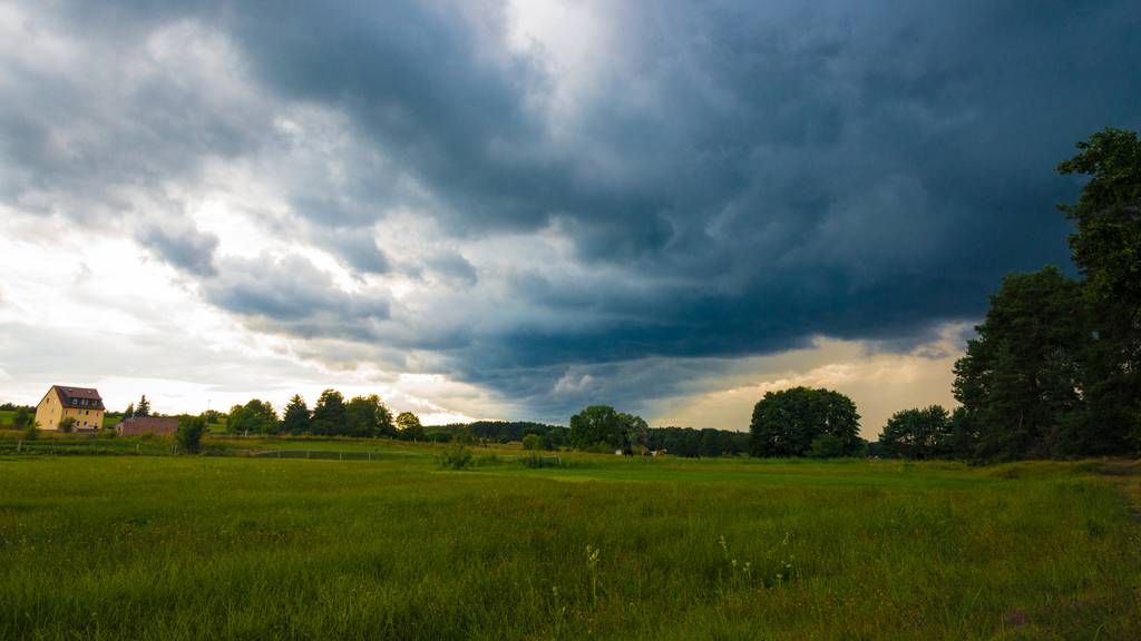 Im Aargau ziehen Gewitterwolken auf – Hagel möglich