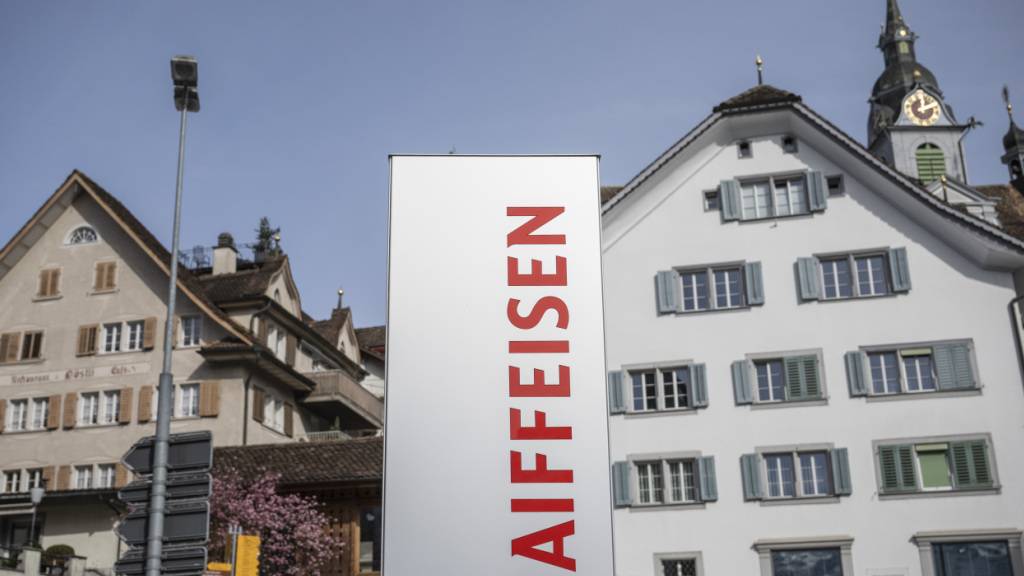 Die Raiffeisen-Bankleitung spricht trotz Gewinnrückgang von einem «positiven ersten Halbjahr». (Archivbild)
